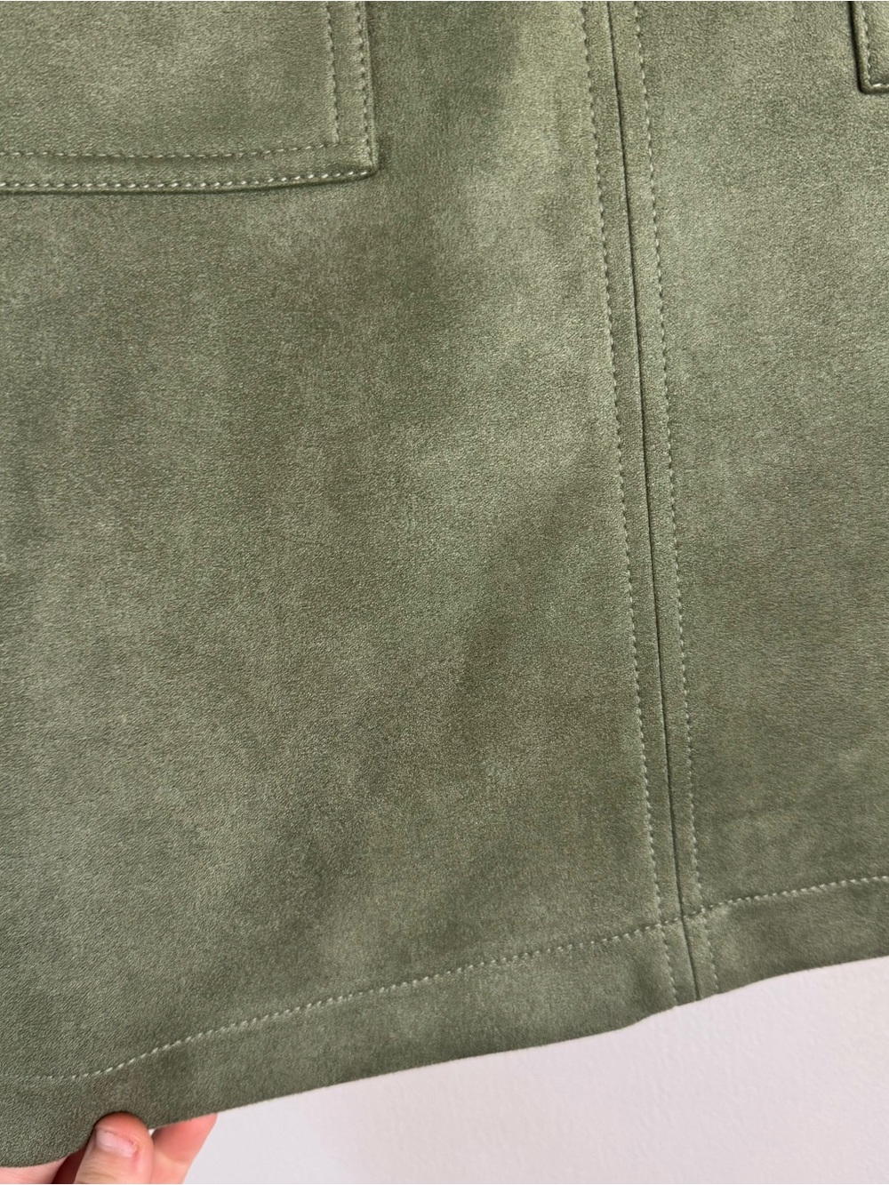 LOFT Olive Green Faux Suede Front Pocket Mini Skirt Skirt Size 6 - Picture 6 of 9